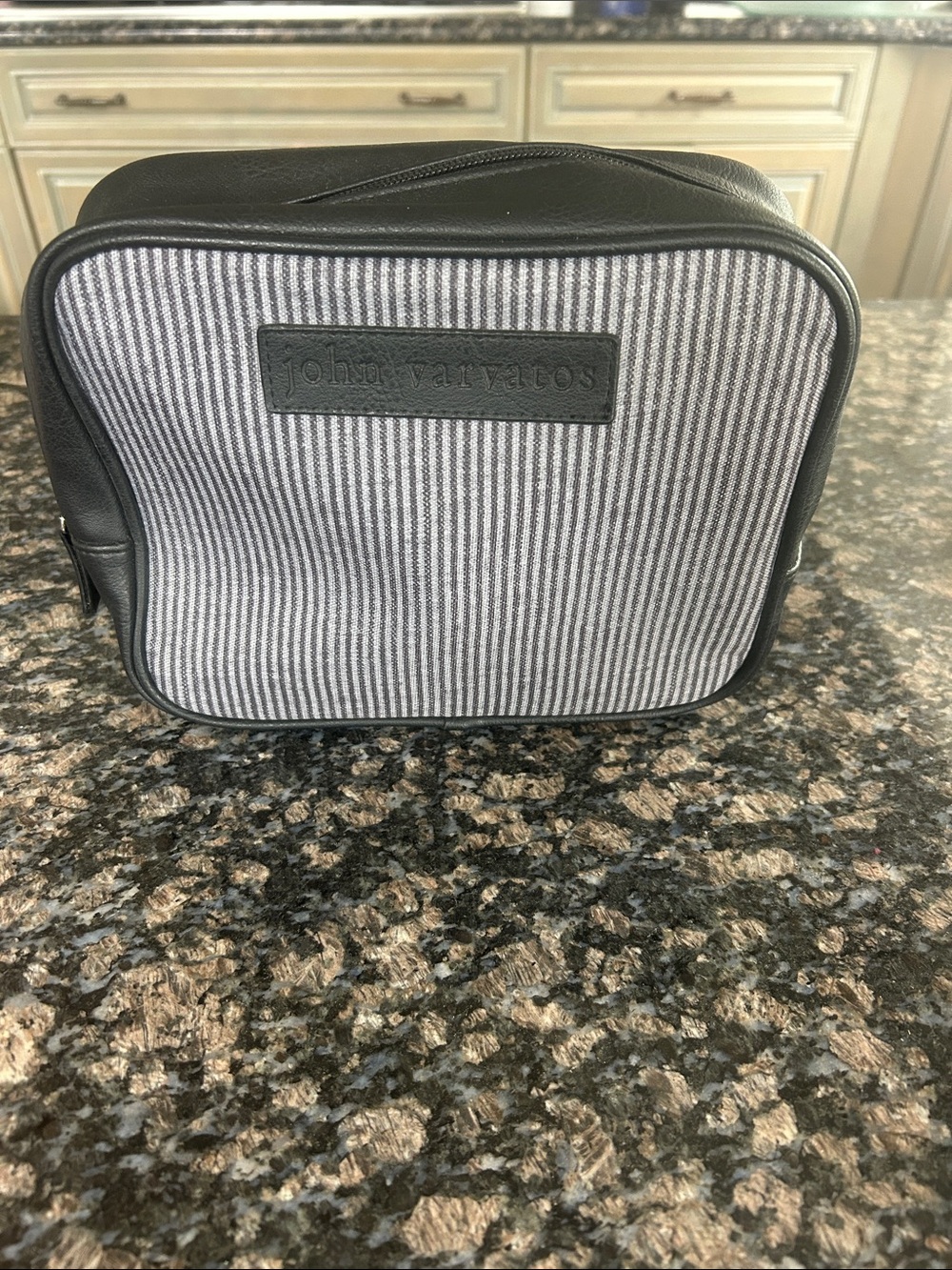 JOHN VARVATOS MENS BLACK GRAY TOILETRY BAG